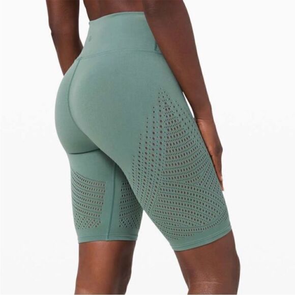 Lululemon Reveal HR Short in Digital Rain Size 10 - Picture 9 of 10